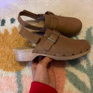 Cat and Jack clogs size2